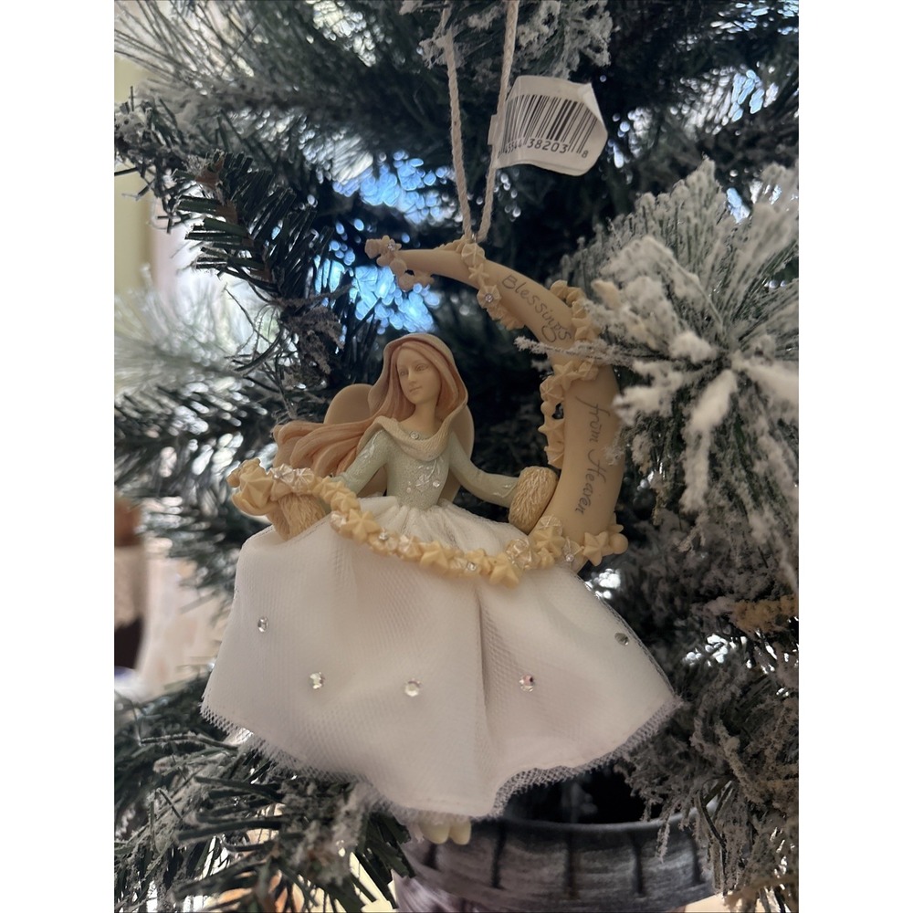 Enesco Foundation Karen Hahn Christmas Angel/moon 2010 Ornament